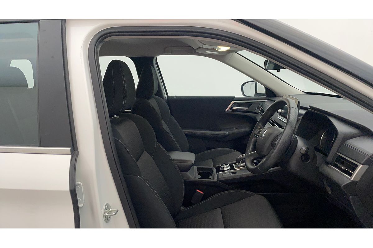 2023 Mitsubishi Outlander ES ZM
