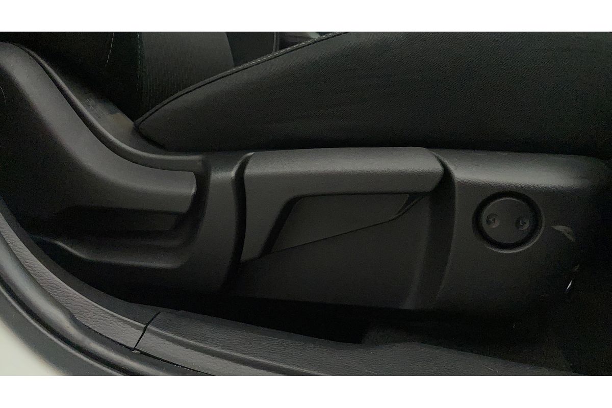 2023 Mitsubishi Outlander ES ZM