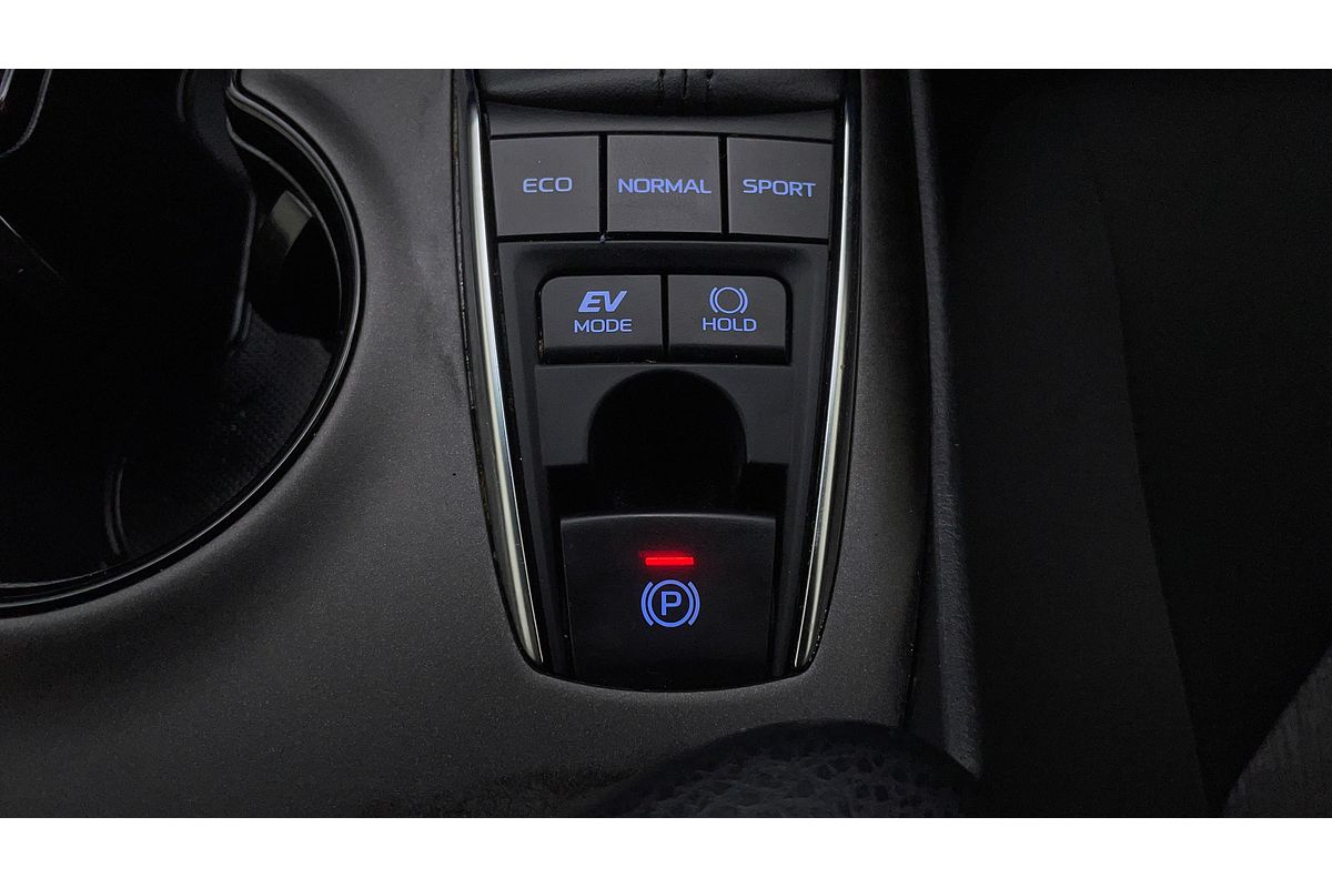 2020 Toyota Camry Ascent AXVH70R