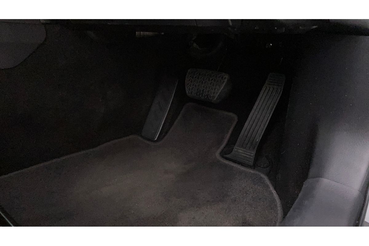 2020 Toyota Camry Ascent AXVH70R