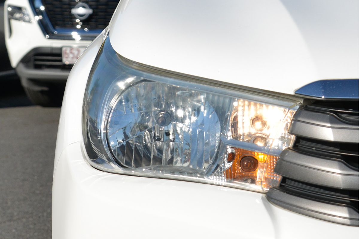 2015 Toyota Hilux SR GUN126R 4X4