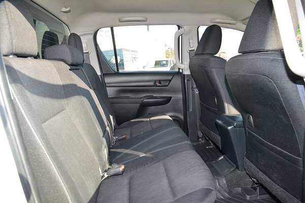 2015 Toyota Hilux SR GUN126R 4X4