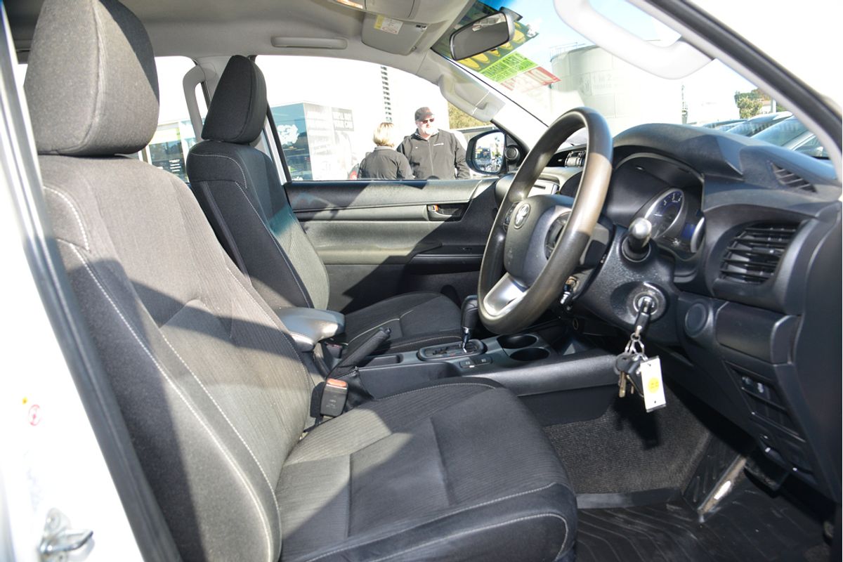 2015 Toyota Hilux SR GUN126R 4X4