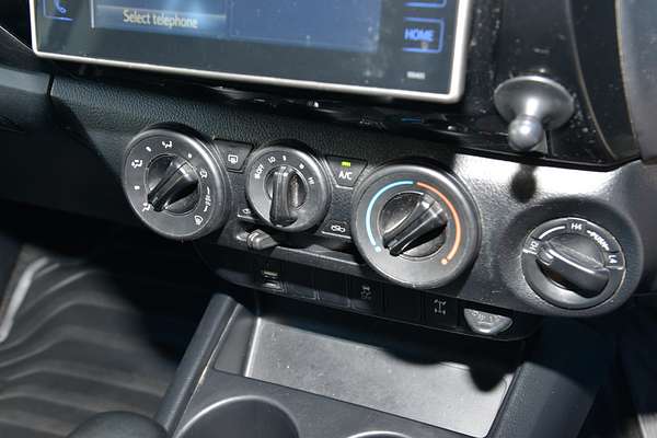 2015 Toyota Hilux SR GUN126R 4X4