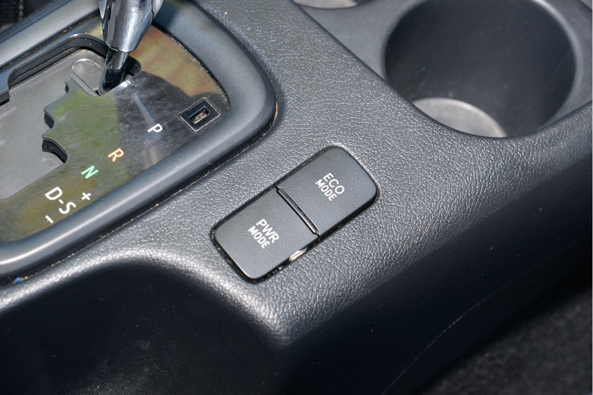 2015 Toyota Hilux SR GUN126R 4X4