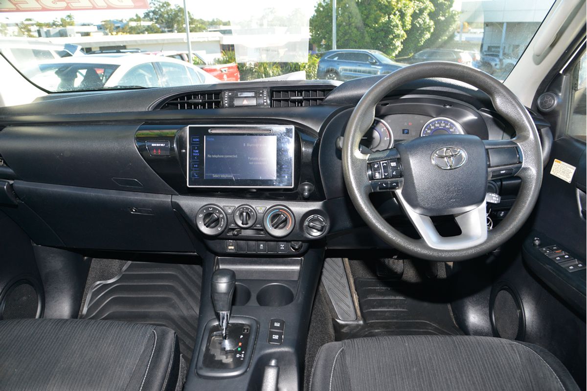 2015 Toyota Hilux SR GUN126R 4X4
