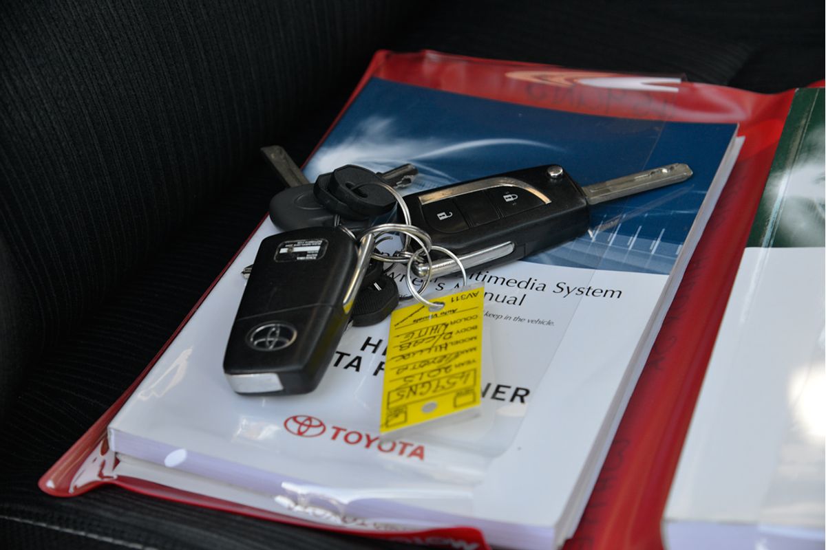 2015 Toyota Hilux SR GUN126R 4X4