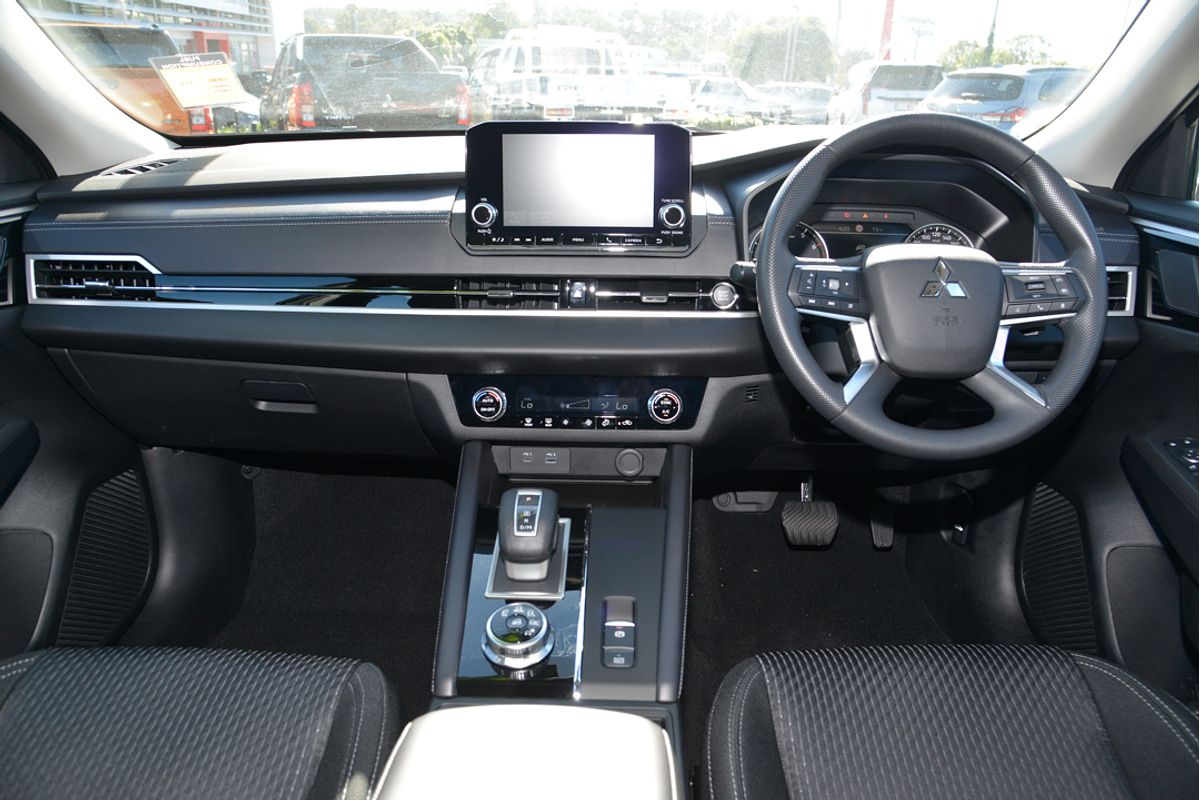2024 Mitsubishi Outlander ES ZM