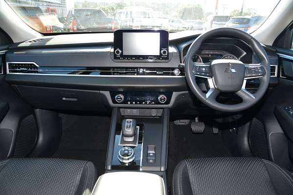2024 Mitsubishi Outlander ES ZM