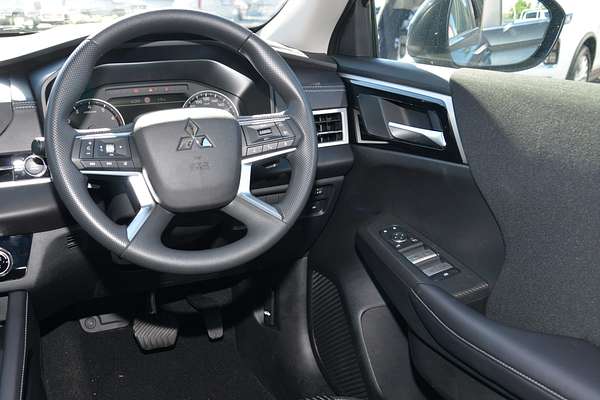 2024 Mitsubishi Outlander ES ZM
