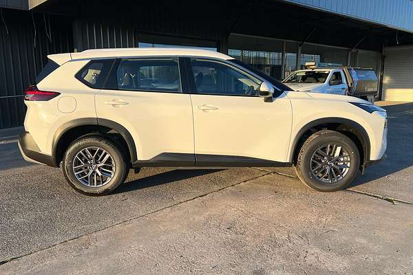 2024 Nissan X-TRAIL ST T33