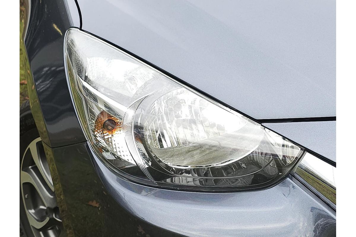 2015 Mazda 2 Genki DJ Series
