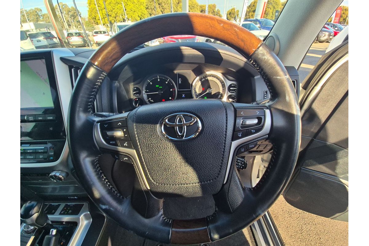 2021 Toyota Landcruiser Sahara VDJ200R