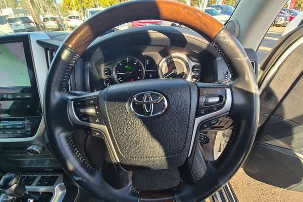 2021 Toyota Landcruiser Sahara VDJ200R