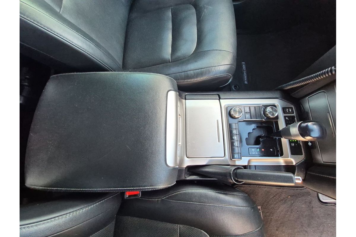 2021 Toyota Landcruiser Sahara VDJ200R