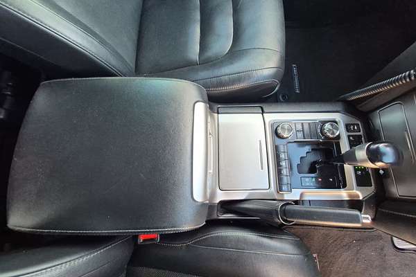 2021 Toyota Landcruiser Sahara VDJ200R