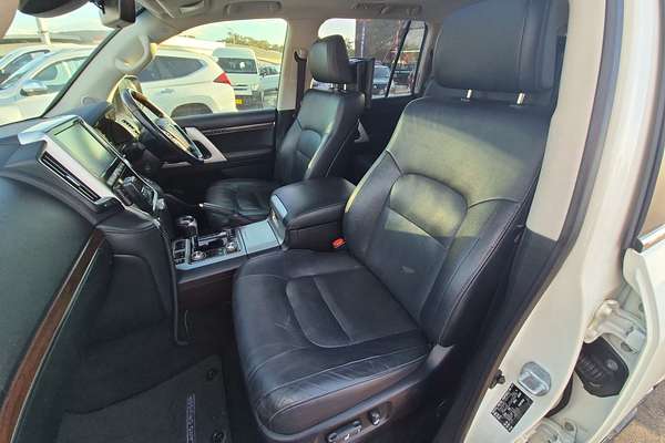 2021 Toyota Landcruiser Sahara VDJ200R
