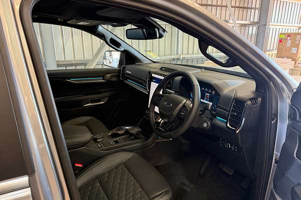 2025 Ford Everest Platinum  3.0L
