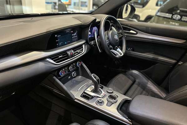 2023 Alfa Romeo Stelvio Veloce Series 4