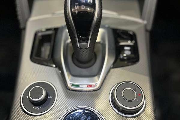 2023 Alfa Romeo Stelvio Veloce Series 4