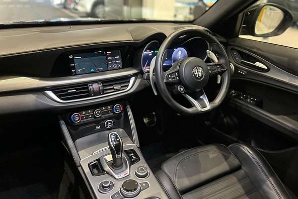 2023 Alfa Romeo Stelvio Veloce Series 4