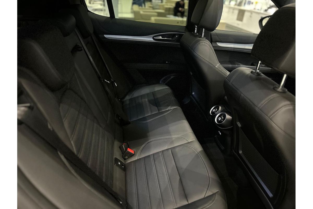 2023 Alfa Romeo Stelvio Veloce Series 4