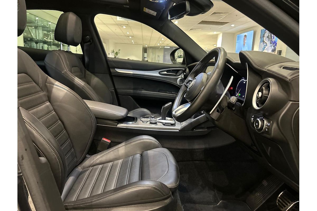 2023 Alfa Romeo Stelvio Veloce Series 4
