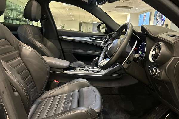 2023 Alfa Romeo Stelvio Veloce Series 4