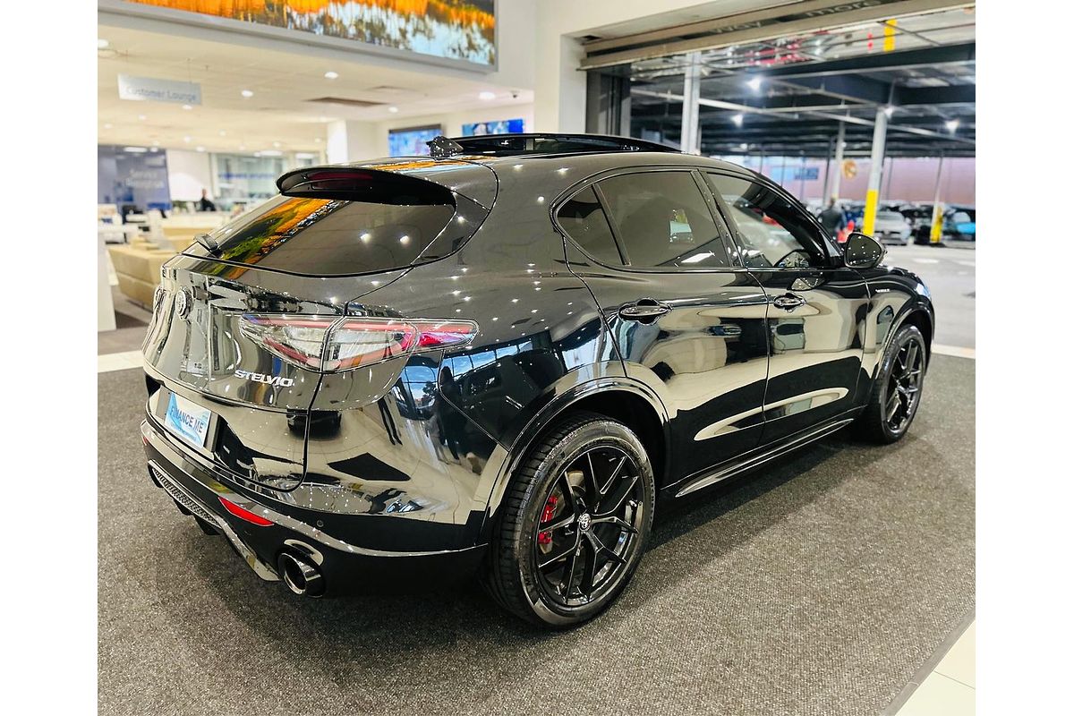 2023 Alfa Romeo Stelvio Veloce Series 4