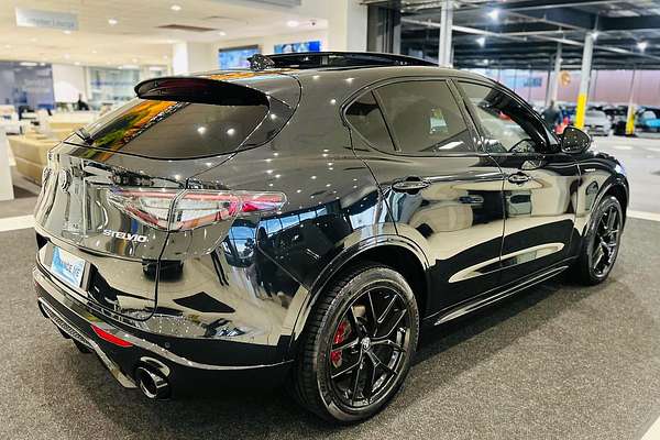 2023 Alfa Romeo Stelvio Veloce Series 4