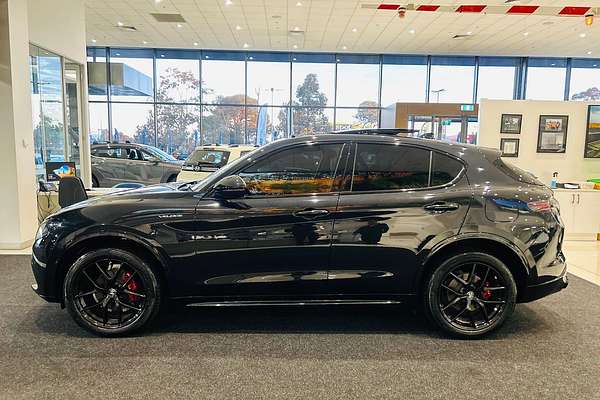 2023 Alfa Romeo Stelvio Veloce Series 4