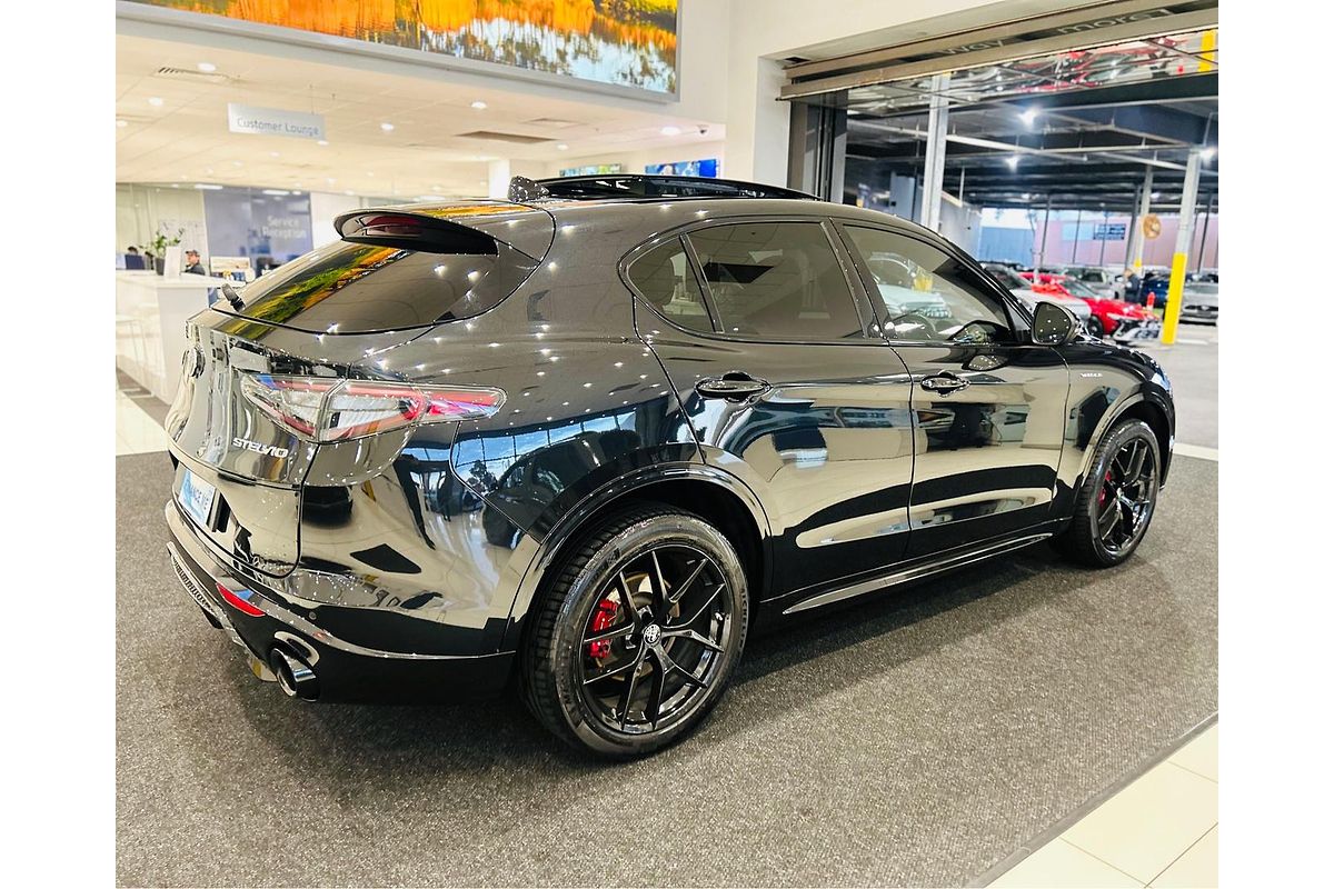 2023 Alfa Romeo Stelvio Veloce Series 4