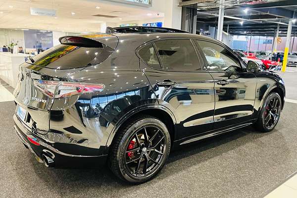 2023 Alfa Romeo Stelvio Veloce Series 4