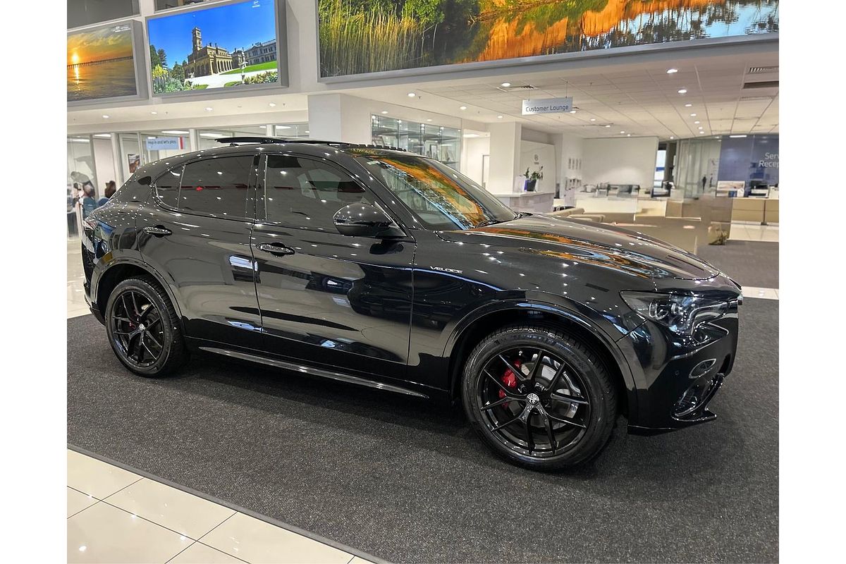 2023 Alfa Romeo Stelvio Veloce Series 4
