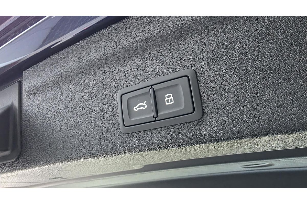 2025 Audi Q3 35 TFSI S line F3