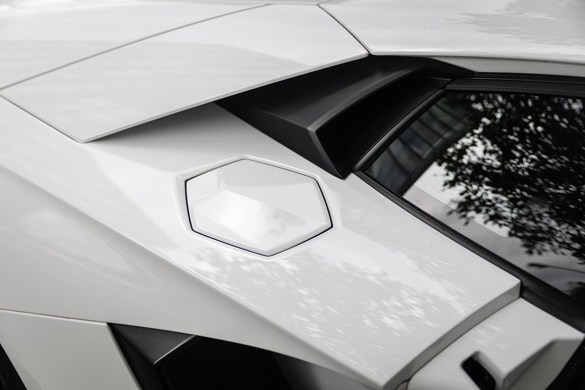 2012 Lamborghini Aventador LP700-4 834