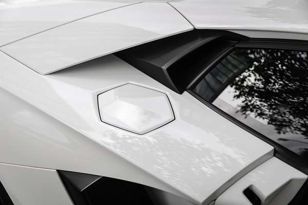 2012 Lamborghini Aventador LP700-4 834