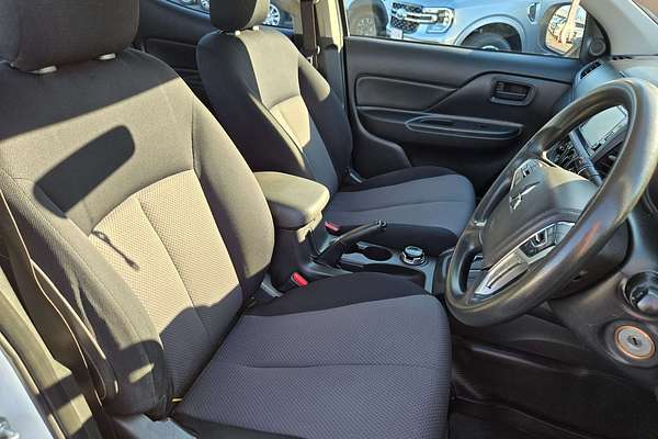 2019 Mitsubishi Triton GLX MR 4X4