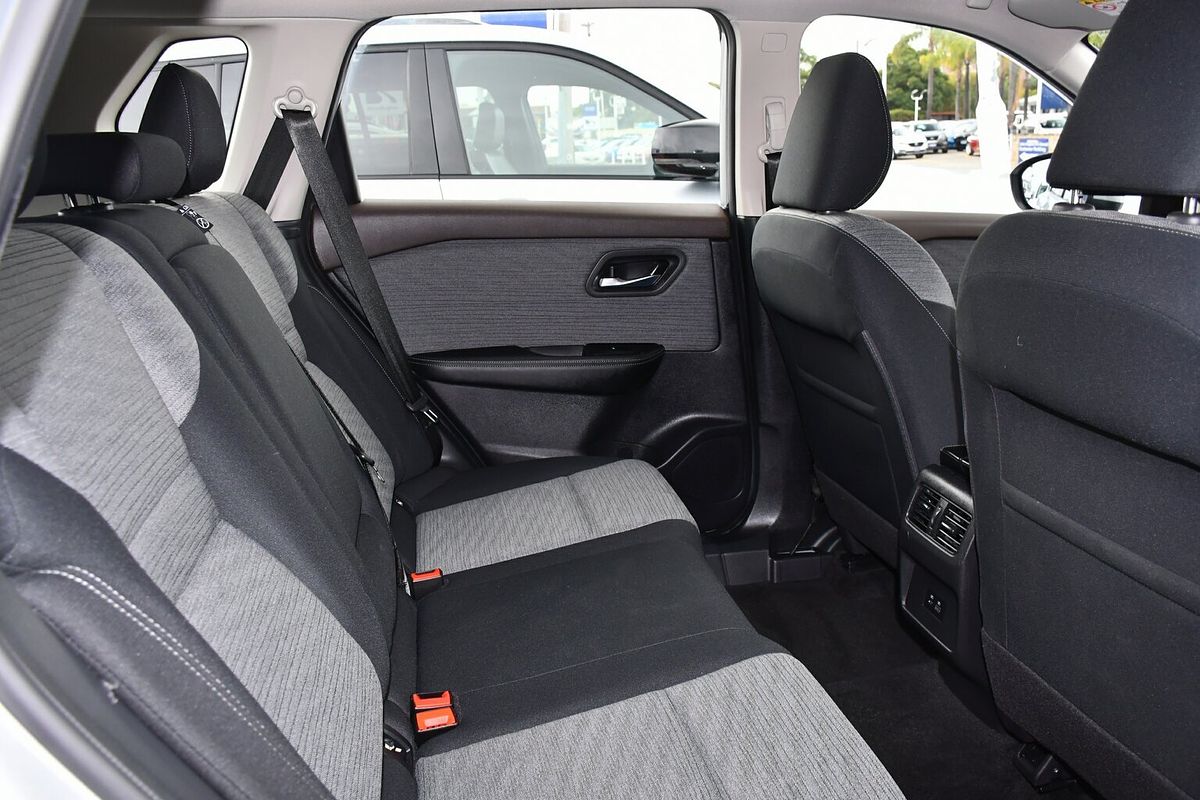 2023 Nissan X-TRAIL ST T33