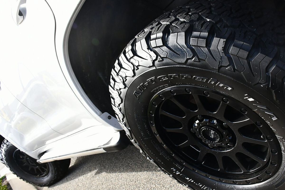 2012 Toyota Landcruiser GXL VDJ200R