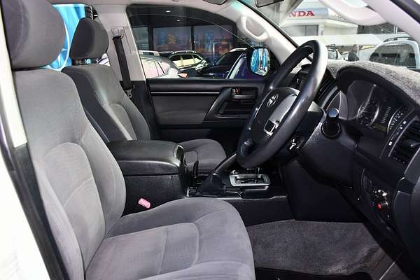 2012 Toyota Landcruiser GXL VDJ200R