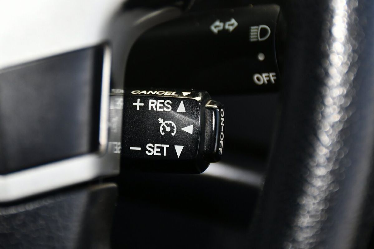 2012 Toyota Landcruiser GXL VDJ200R