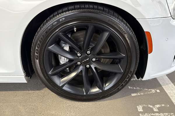 2021 Chrysler 300 SRT Core LX