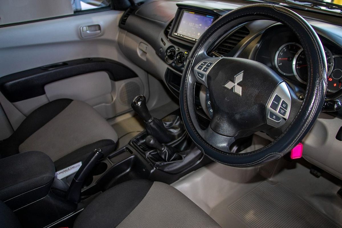 2015 Mitsubishi Triton GLX MN 4X4
