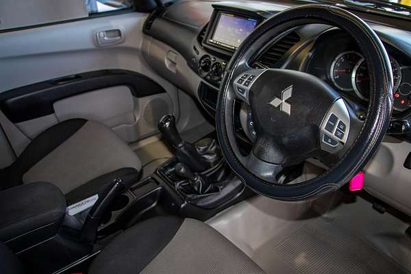 2015 Mitsubishi Triton GLX MN 4X4