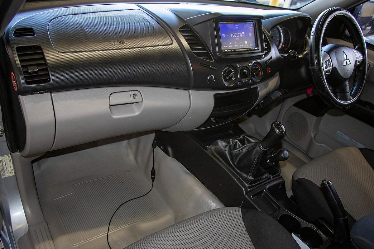 2015 Mitsubishi Triton GLX MN 4X4