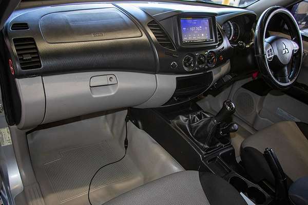 2015 Mitsubishi Triton GLX MN 4X4