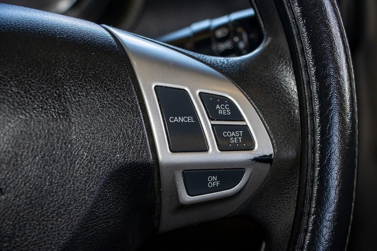 2015 Mitsubishi Triton GLX MN 4X4