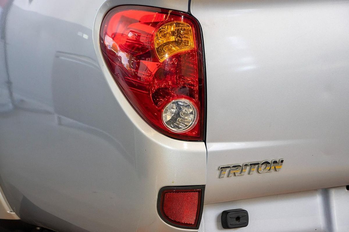 2015 Mitsubishi Triton GLX MN 4X4
