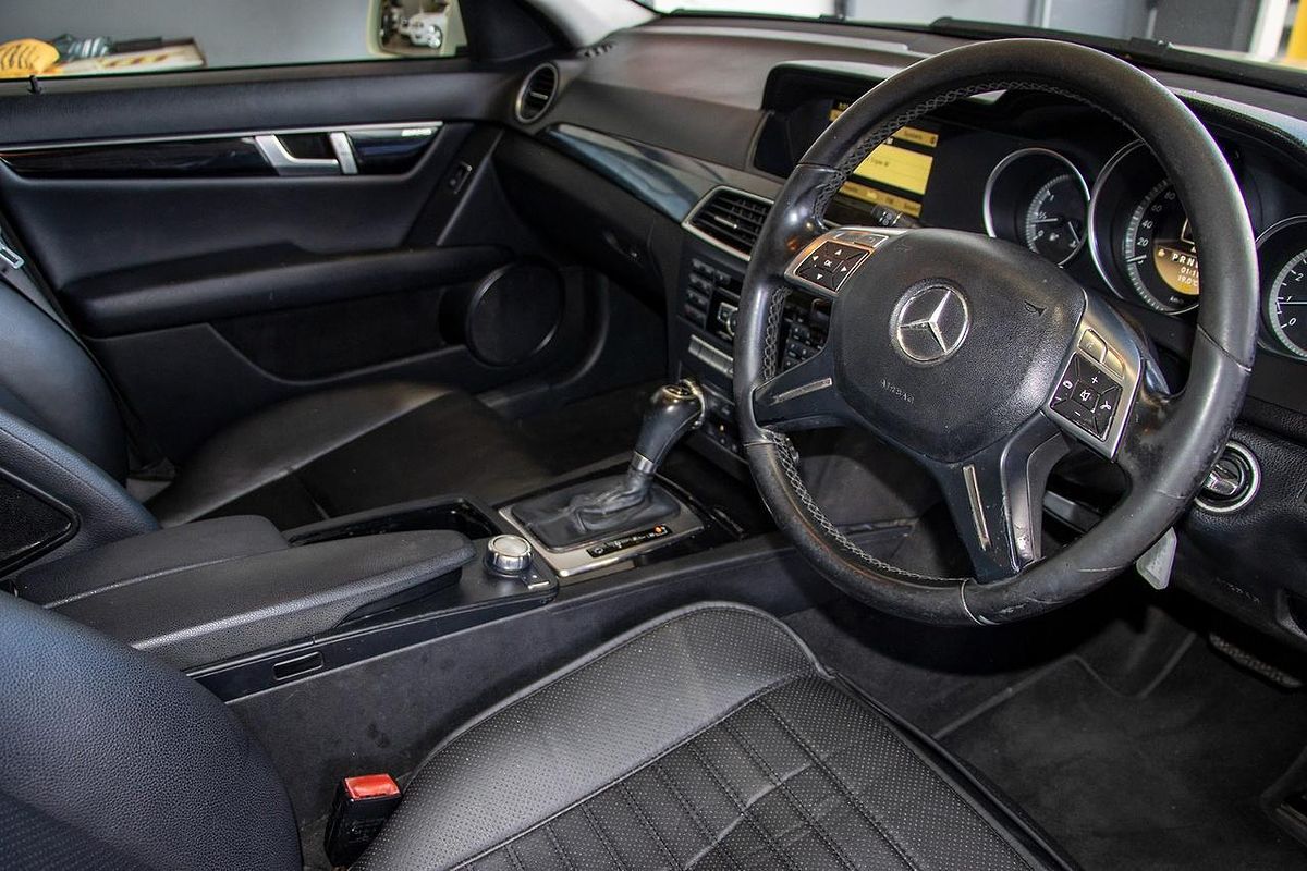 2012 Mercedes-Benz C-Class C200 BlueEFFICIENCY Elegance W204